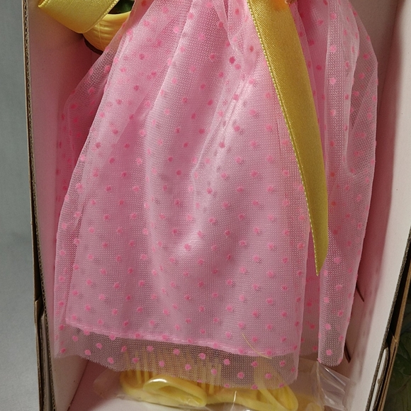 Vintage Avon Barbie 1995 Spring Blossom Barbie Doll - Picture 8 of 11